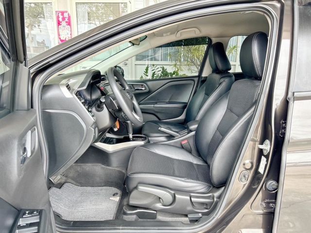 VTI-S版/全車原鈑件/定速+換檔撥片/Apple CarPlay/衛星導航/四條輪胎九成新/YES認證/里程保證  第5張相片