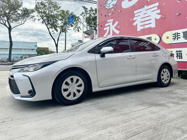 9月出廠/僅跑4萬5/全車原鈑件/原廠保養/CarPlay/導航/倒車影像/四條輪胎九成新/YES認證/里程保證  第3張相片