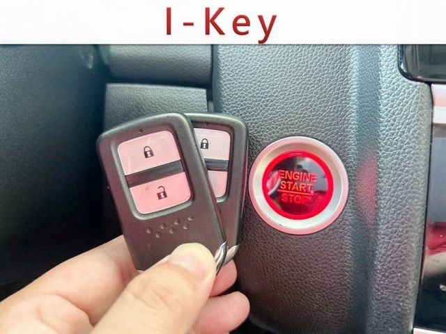 S版/全車原鈑件/6安/I-KEY/定速/換檔撥片/影音系統/導航/倒車影像/盲點/四條輪胎九成新/YES認證/里程保證  第15張相片