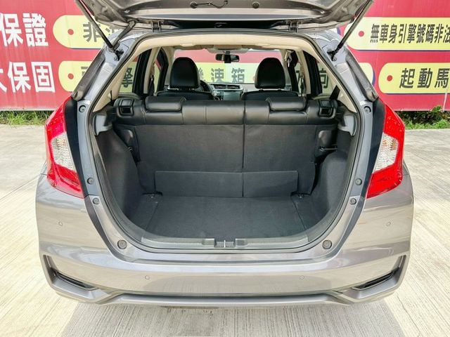 S版/全車原鈑件/6安/I-KEY/定速/換檔撥片/影音系統/導航/倒車影像/盲點/四條輪胎九成新/YES認證/里程保證  第17張相片