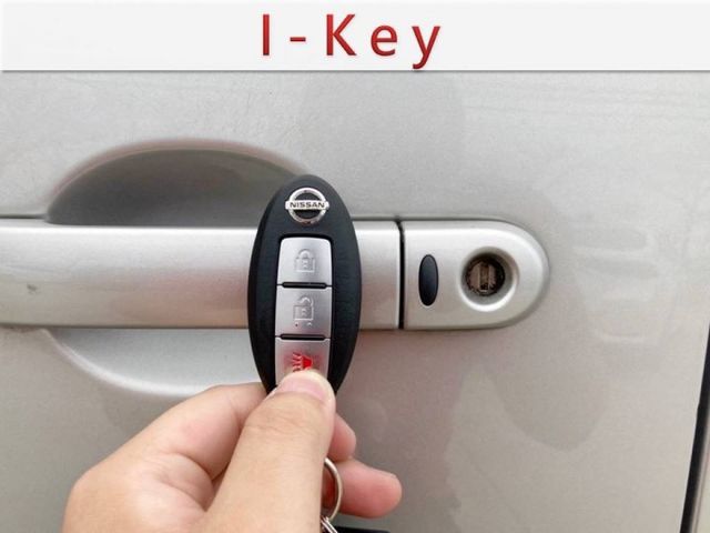 旗艦版/I-Key/恆溫空調/娛樂影音系統/車側盲點/YES認證全車原鈑件/里程保證  第9張相片