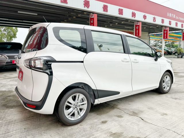 全新領牌車/5人座豪華+精裝版/360環景/單邊電動側滑門/CarPlay/恆溫空調/車側盲點/里程保證  第4張相片
