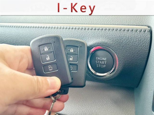 全新領牌車/5人座豪華+精裝版/360環景/單邊電動側滑門/CarPlay/恆溫空調/車側盲點/里程保證  第13張相片