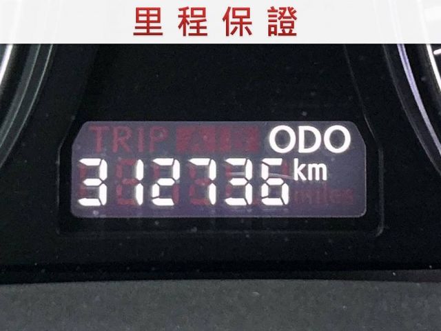 頂級版/原鈑件/10安/大電池已更換/右側影像輔助/全景天窗/電動尾門/四條米其林輪胎九成新/YES認證/里程保證  第7張相片