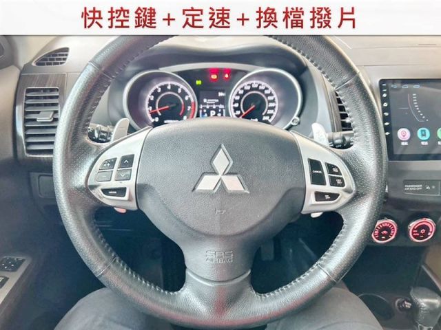 4WD/原廠保養/原鈑件/定速+換檔撥片/影音系統/衛星導航/車側盲點/電動椅/YES認證/里程保證  第8張相片