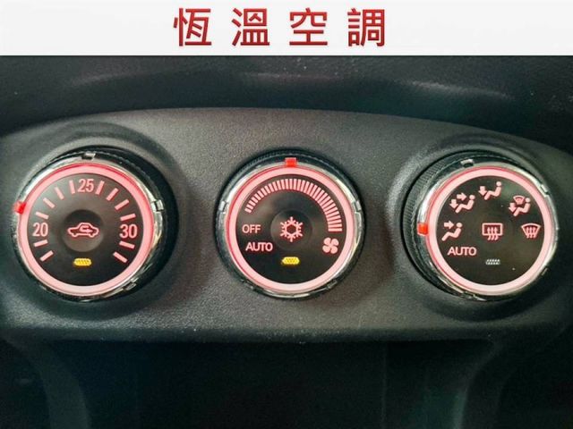 4WD/原廠保養/原鈑件/定速+換檔撥片/影音系統/衛星導航/車側盲點/電動椅/YES認證/里程保證  第11張相片