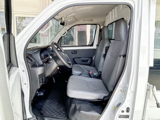 9月出廠/超低里程僅跑1萬4/自排/原廠保養/全車原鈑件/在地一手車/YES認證/里程保證  第6張相片