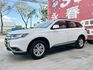 10出廠/4WD/僅跑6萬/全車原鈑件/原廠保養/7安/定速/恆溫空調/前雷達/車側盲點/YES認證/里程保證  第3張縮圖