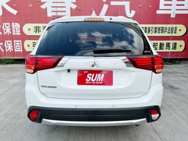 10出廠/4WD/僅跑6萬/全車原鈑件/原廠保養/7安/定速/恆溫空調/前雷達/車側盲點/YES認證/里程保證  第17張相片