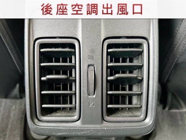 VTI-S版/全車原鈑件/定速+換檔撥片/Apple CarPlay/衛星導航/四條輪胎九成新/YES認證/里程保證  第13張相片
