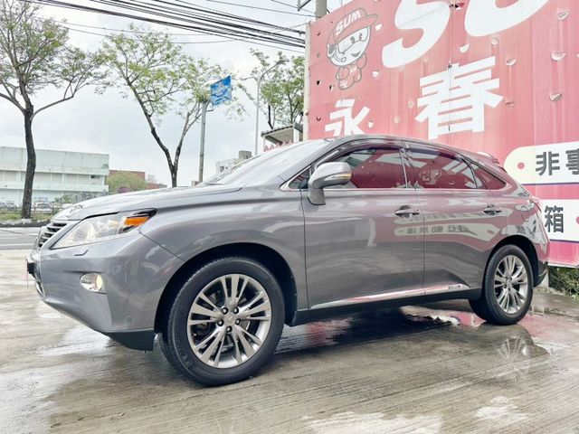 頂級版/原鈑件/10安/大電池已更換/右側影像輔助/全景天窗/電動尾門/四條米其林輪胎九成新/YES認證/里程保證  第3張相片