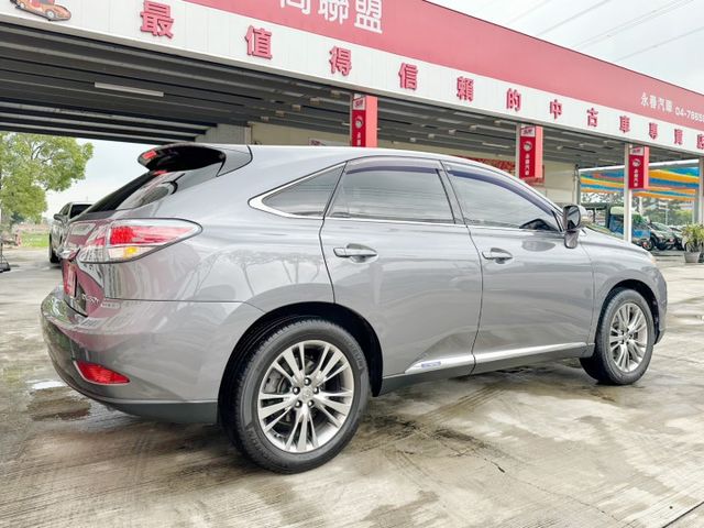 頂級版/原鈑件/10安/大電池已更換/右側影像輔助/全景天窗/電動尾門/四條米其林輪胎九成新/YES認證/里程保證  第4張相片