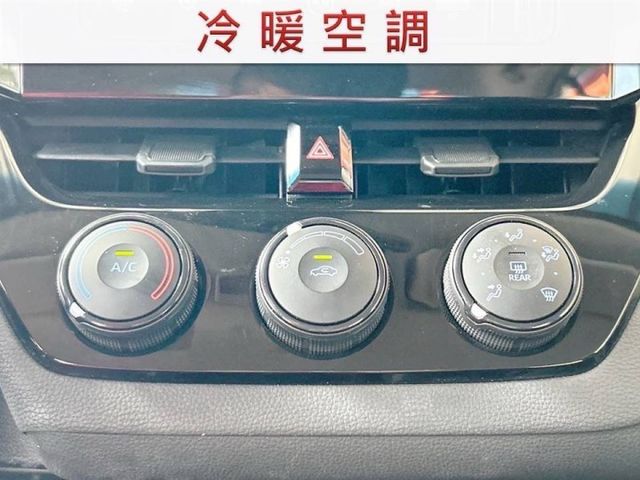 9月出廠/僅跑4萬5/全車原鈑件/原廠保養/CarPlay/導航/倒車影像/四條輪胎九成新/YES認證/里程保證  第12張相片