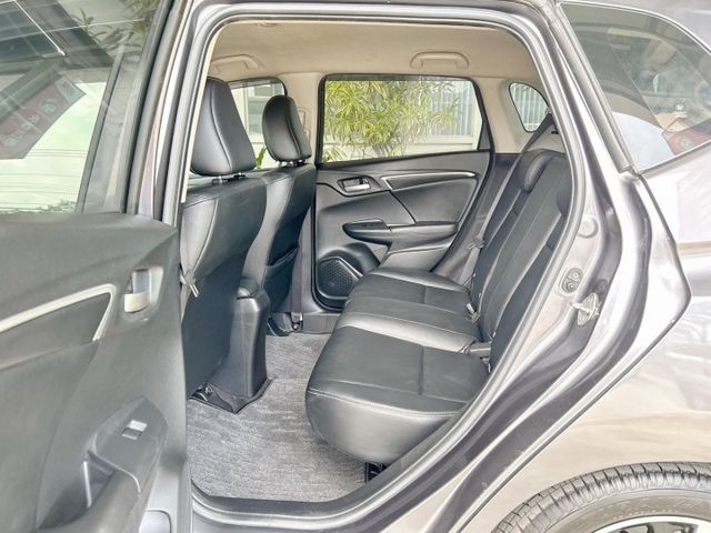 S版/全車原鈑件/6安/I-KEY/定速/換檔撥片/影音系統/導航/倒車影像/盲點/四條輪胎九成新/YES認證/里程保證  第6張相片