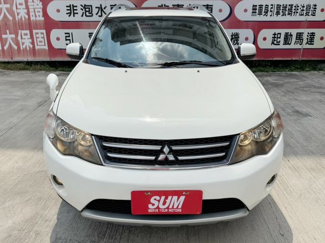 不用殺價就很便宜/影音系統/衛星導航/恆溫空調/天窗/Yes認證/里程保證  第2張相片