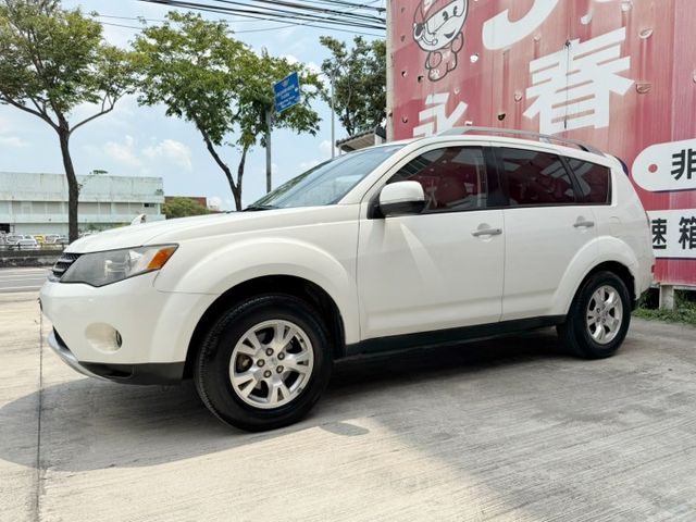 不用殺價就很便宜/影音系統/衛星導航/恆溫空調/天窗/Yes認證/里程保證  第3張相片