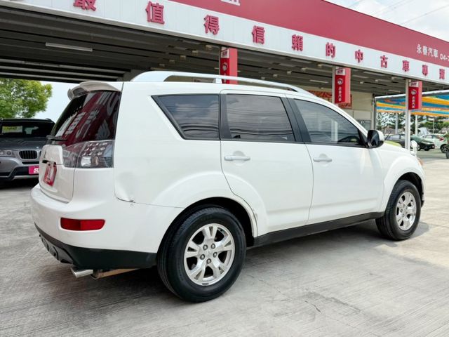 不用殺價就很便宜/影音系統/衛星導航/恆溫空調/天窗/Yes認證/里程保證  第4張相片