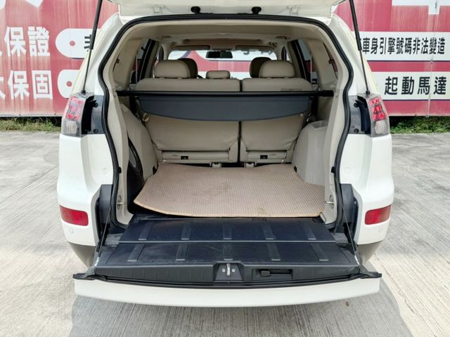 不用殺價就很便宜/影音系統/衛星導航/恆溫空調/天窗/Yes認證/里程保證  第13張相片