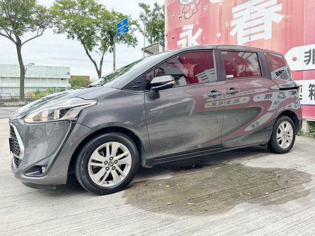 七月出廠/豪華版/全車原鈑件/僅跑5萬/6安/恆溫空調/前後錄行車紀錄器/YES認證/可全貸  第3張相片