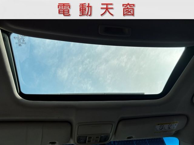 一手CR-V休旅車/天窗/倒車顯影+雷達/雙安全氣囊/YES認證/里程保證  第12張相片