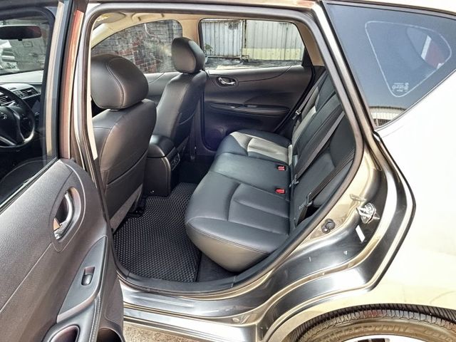 22年11月出廠/僅跑2萬/全車原鈑件/Yes認證/可全貸  第6張相片