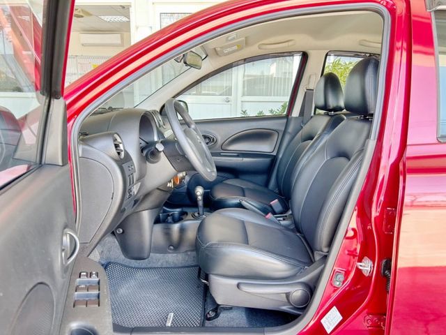 車況超好/低里程僅跑9萬/原廠保養/四條全新輪胎/盲點偵測/抬頭顯示器/YES認證/里程保證  第5張相片