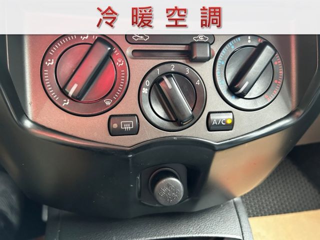 一手車/雙安全氣囊/衛星導航/倒車雷達+顯影/YES認證/里程保證  第8張相片
