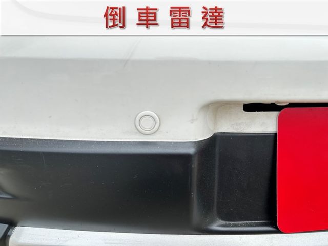 一手車/雙安全氣囊/衛星導航/倒車雷達+顯影/YES認證/里程保證  第11張相片