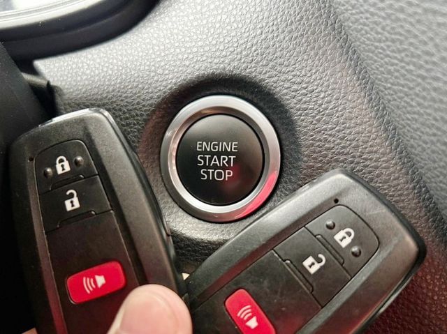 9月出廠/全車原鈑件/7安/快控鍵+ACC/四條輪胎九成新/Yes認證/里程保證  第12張相片