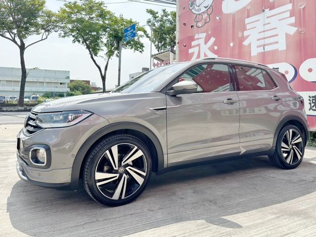 R-Line/全車原鈑件/原廠保養/ACC/車道偏移/盲點/Car Play/四條輪胎九成新/YES認證/里程保證  第3張相片