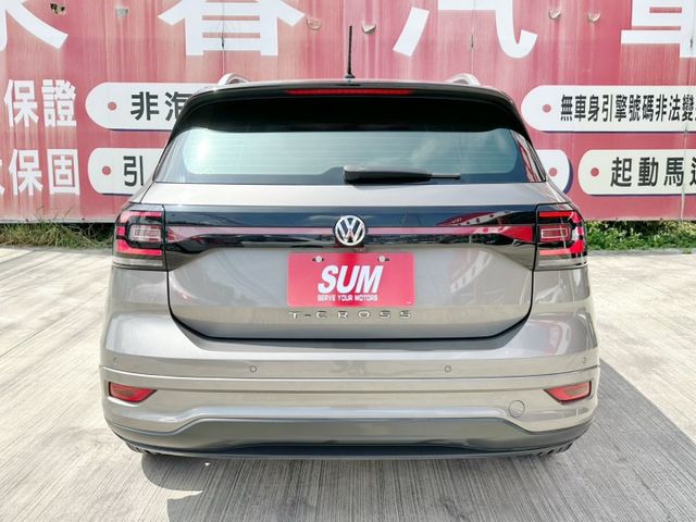 R-Line/全車原鈑件/原廠保養/ACC/車道偏移/盲點/Car Play/四條輪胎九成新/YES認證/里程保證  第19張相片