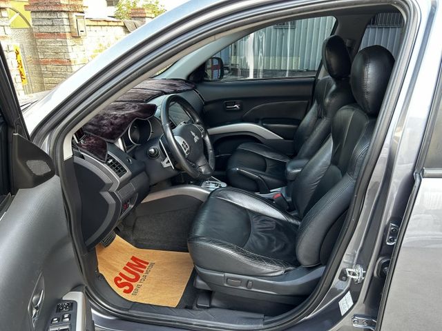 4WD.整備中.敬請期待!!  第5張相片