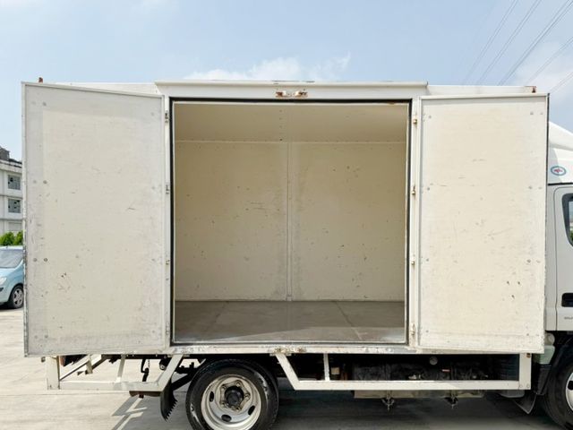 車況超好/11.5呎箱體/自排/原鈑件/原廠保養/六條輪胎近全新/倒車影像/附發票/YES認證/里程保證  第4張相片