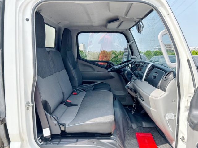 車況超好/11.5呎箱體/自排/原鈑件/原廠保養/六條輪胎近全新/倒車影像/附發票/YES認證/里程保證  第5張相片