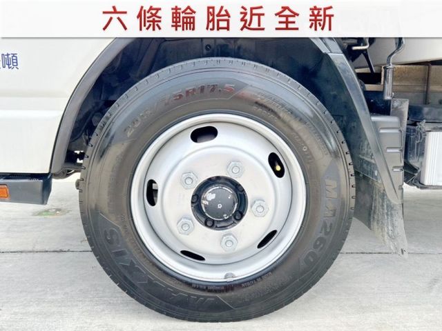 車況超好/11.5呎箱體/自排/原鈑件/原廠保養/六條輪胎近全新/倒車影像/附發票/YES認證/里程保證  第10張相片