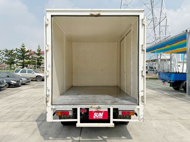 車況超好/11.5呎箱體/自排/原鈑件/原廠保養/六條輪胎近全新/倒車影像/附發票/YES認證/里程保證  第11張相片