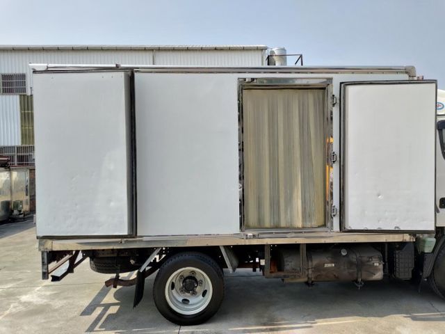 11月出廠/11.5呎冷凍車廂/全車原鈑件/Yes認證/附全額發票  第14張相片
