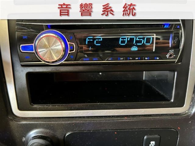 自排/升降尾門/全車原鈑件/只跑六萬/YES認證/附發票/可全貸  第9張相片