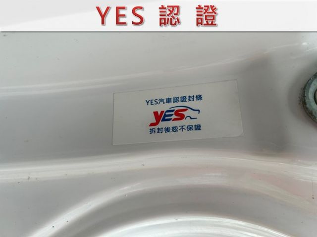 自排/升降尾門/全車原鈑件/只跑六萬/YES認證/附發票/可全貸  第12張相片