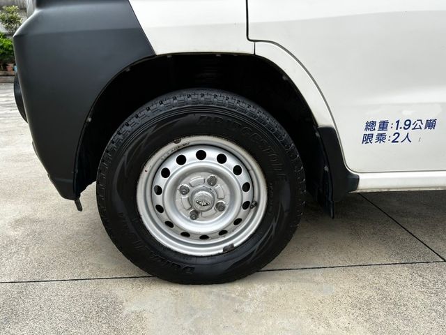 僅跑4萬/自排/8月出廠/全車原鈑件/附發票/可全貸  第13張相片