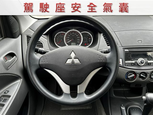 雙安全氣囊/行車紀錄器/全車原鈑件/里程保證/YES認證  第6張相片