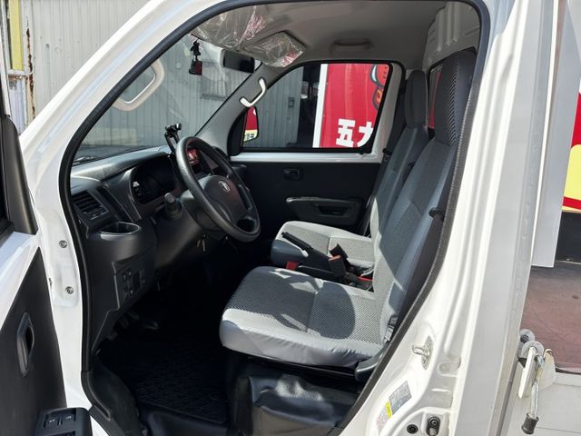 9月出廠/只跑2萬/全車原鈑件/附發票/可全貸  第13張相片