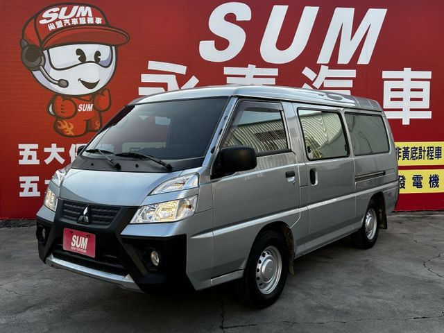 23年式/10月出廠/8人座客貨車/自排/前後雙錄行車紀錄器/YES認證/附發票  第1張相片