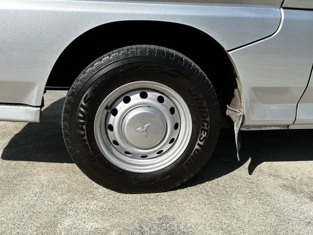 23年式/10月出廠/8人座客貨車/自排/前後雙錄行車紀錄器/YES認證/附發票  第16張相片