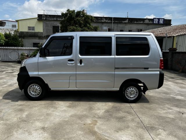 自排/5人座/全車原鈑件/原廠保固中/原廠行車紀錄器/YES認證/附發票/可全貸  第3張相片