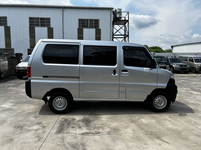 自排/5人座/全車原鈑件/原廠保固中/原廠行車紀錄器/YES認證/附發票/可全貸  第4張相片