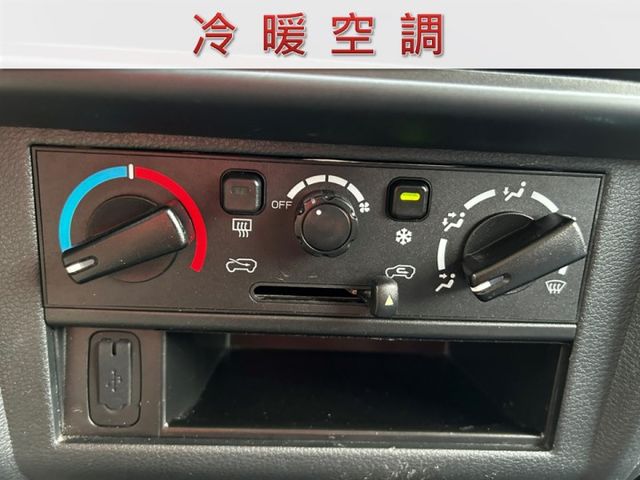 自排/5人座/全車原鈑件/原廠保固中/原廠行車紀錄器/YES認證/附發票/可全貸  第9張相片