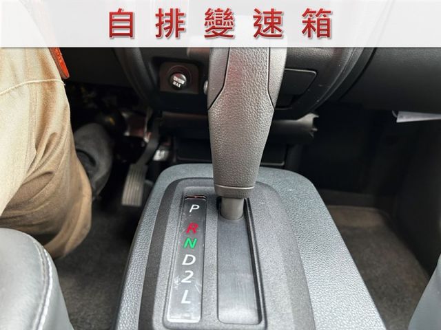 自排/5人座/全車原鈑件/原廠保固中/原廠行車紀錄器/YES認證/附發票/可全貸  第13張相片
