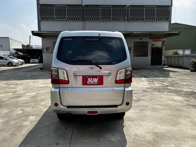 七月出廠/自排/8人座/僅跑五萬公里/全車原鈑件/YES認證/附發票/可全貸  第18張相片