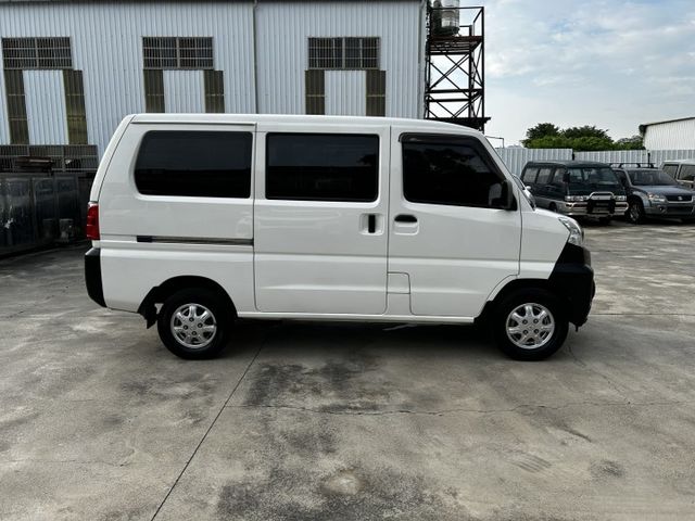 僅跑五萬公里/自排/全車原鈑件/行車紀錄器/里程保證/YES認證/附發票/可全貸  第4張相片